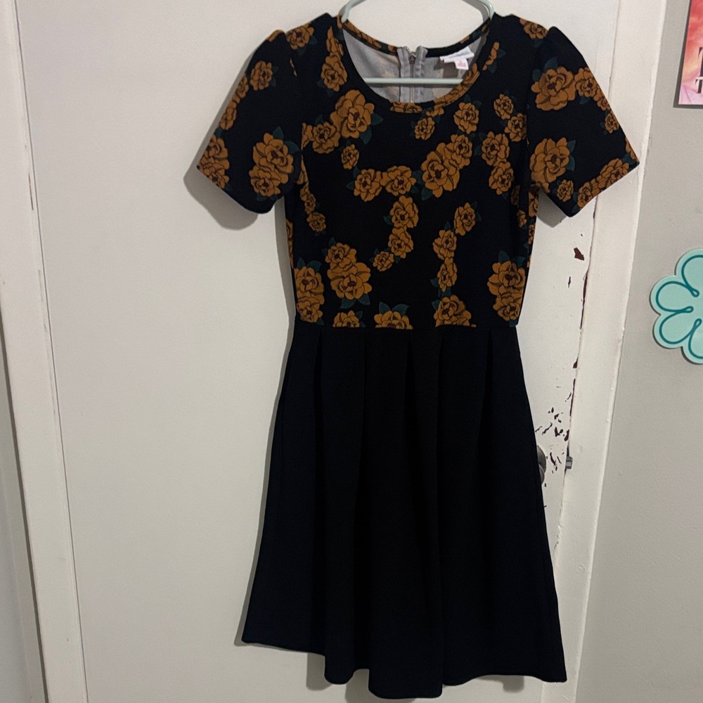 Women's S LuLaRoe A-Line Marigold Dress with Pockets
